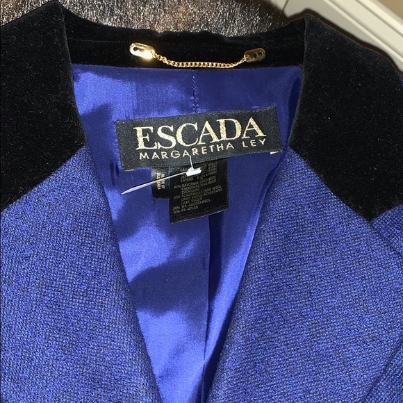 Escada 2pc suit - Picture 3 of 4